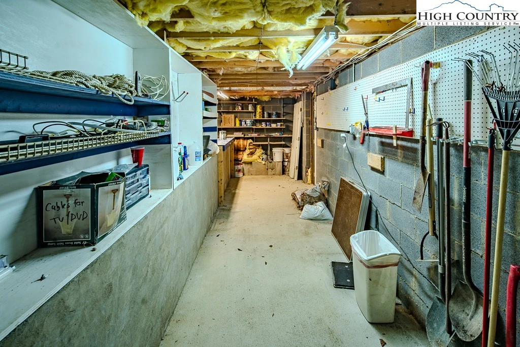 Image number 21 for the current listing