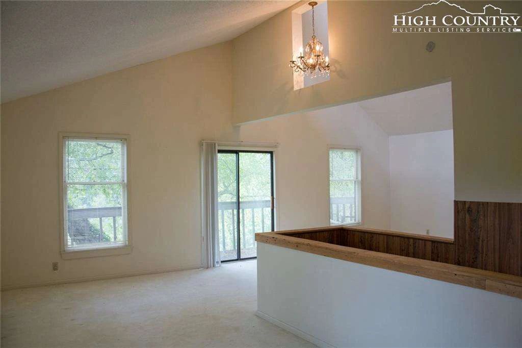 Image number 10 for the current listing