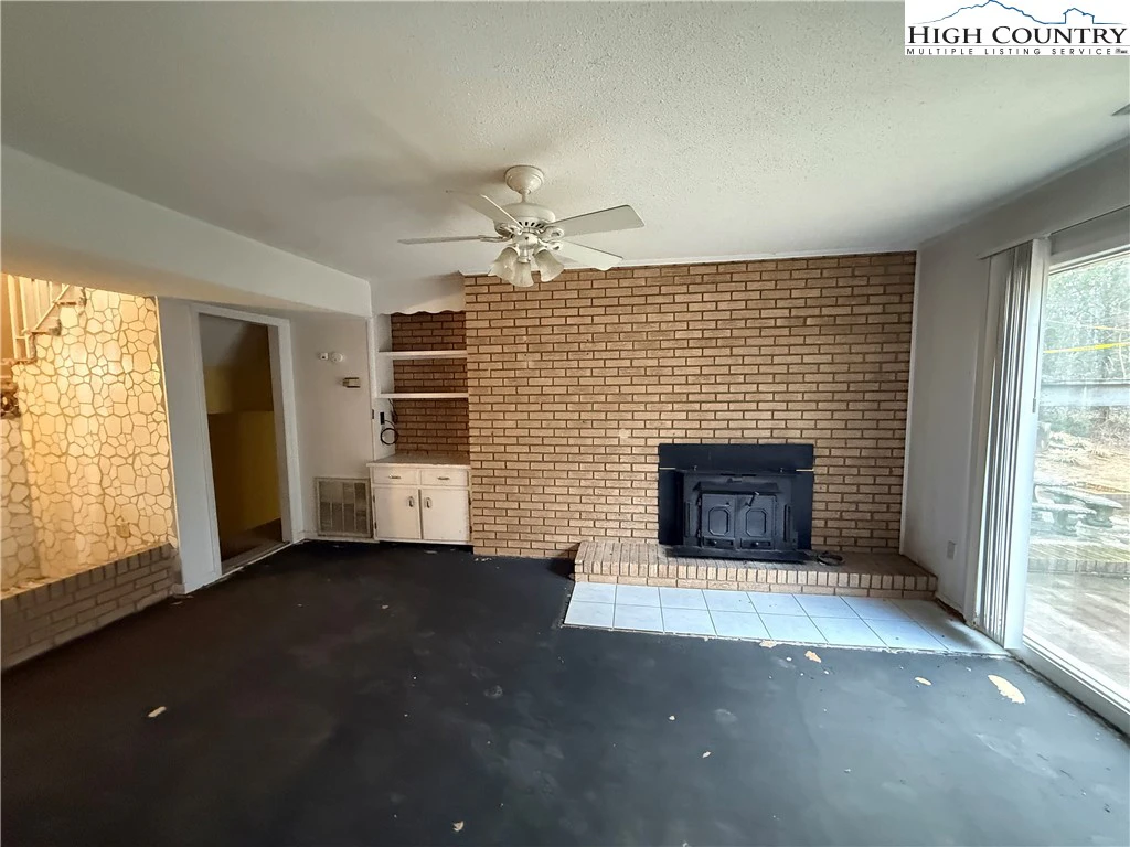Image number 6 for the current listing