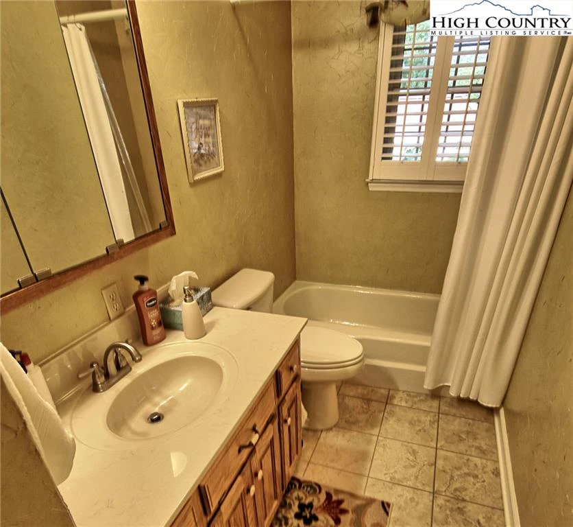 Image number 11 for the current listing