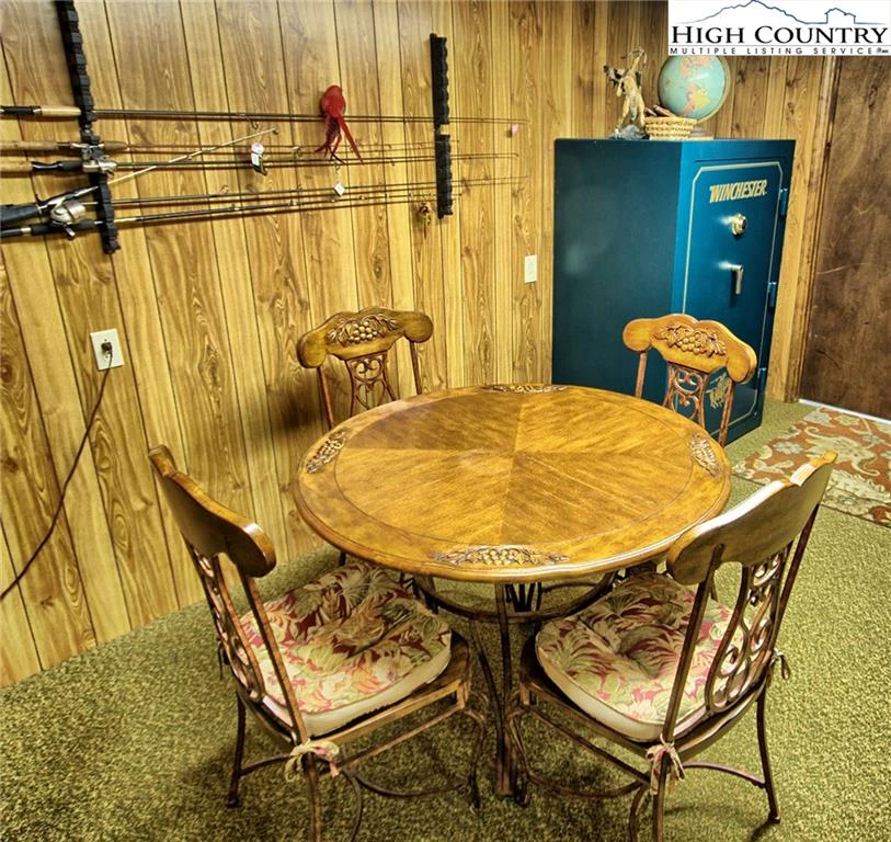 Image number 9 for the current listing