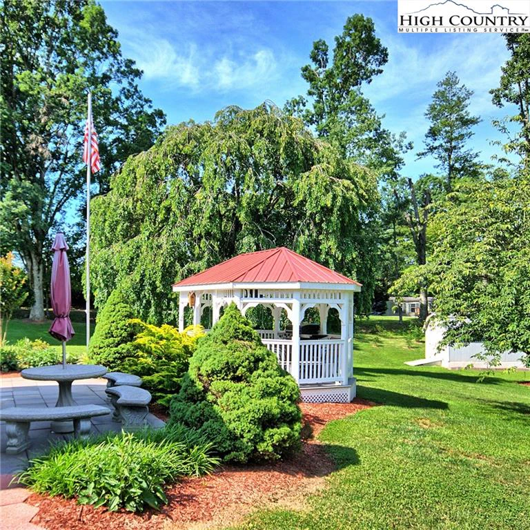 Image number 21 for the current listing