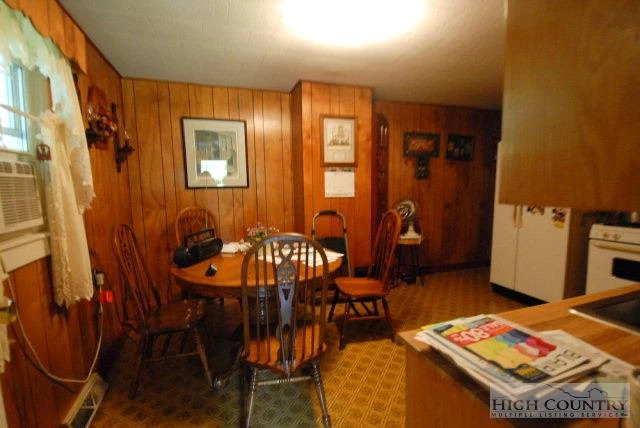 Image number 3 for the current listing