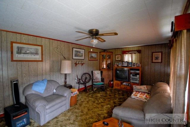 Image number 5 for the current listing