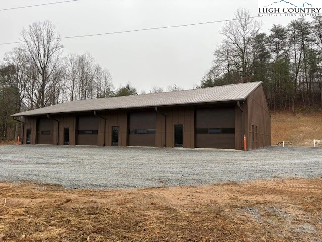 Image number 1 for the current listing