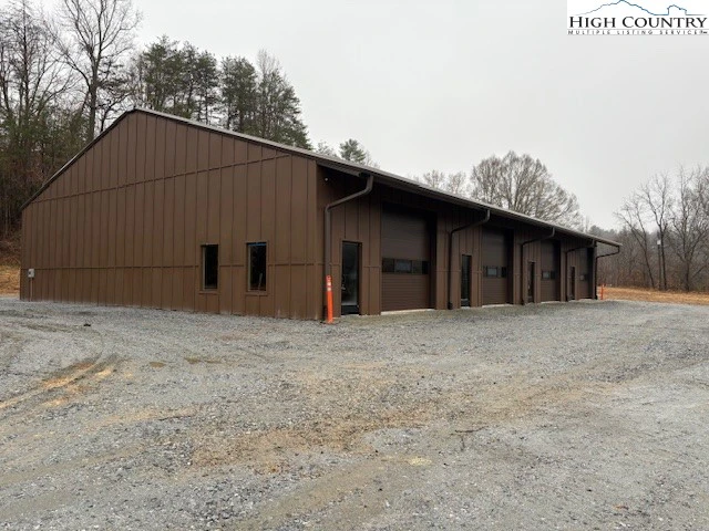 Image number 3 for the current listing