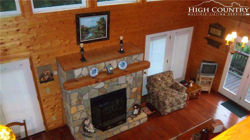 Image number 14 for the current listing