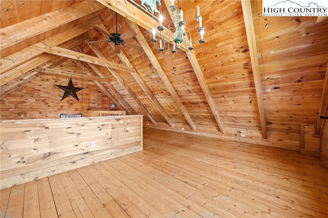 Image number 3 for the current listing