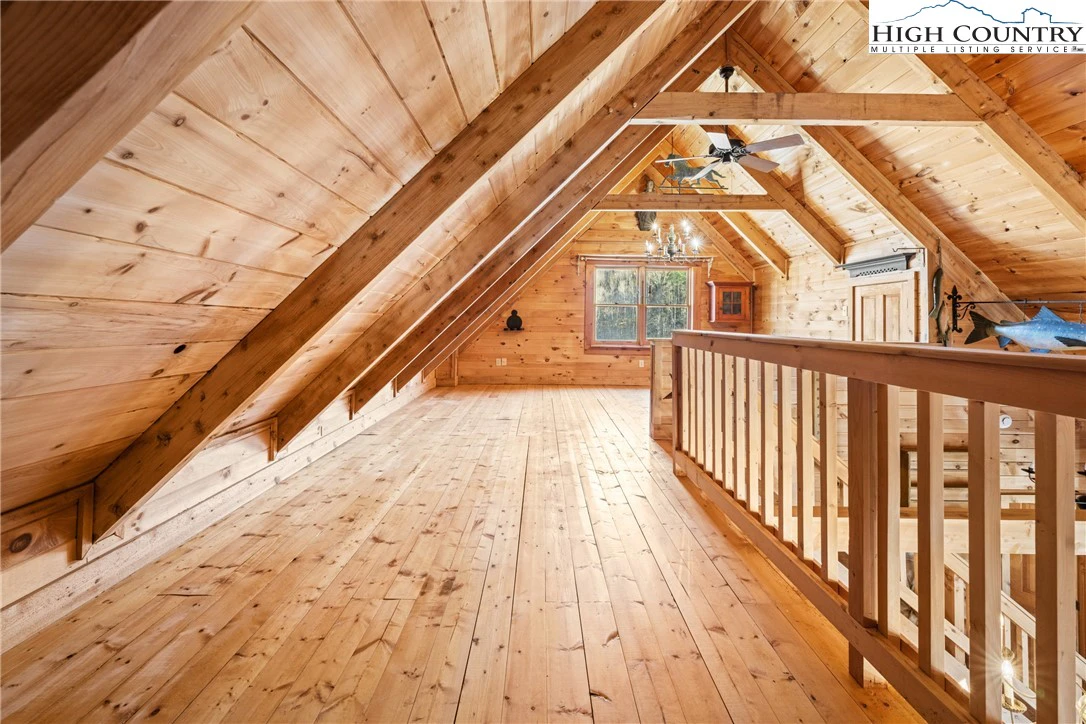 Image number 4 for the current listing
