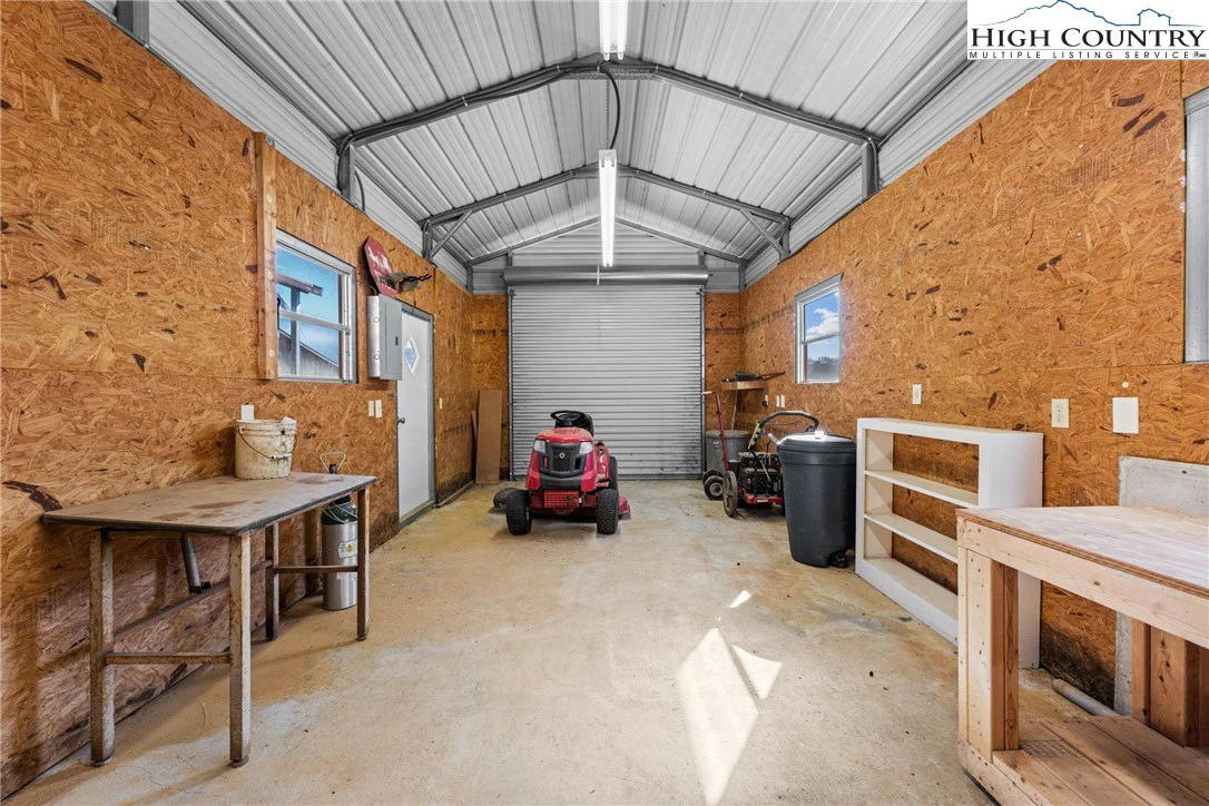 Image number 10 for the current listing