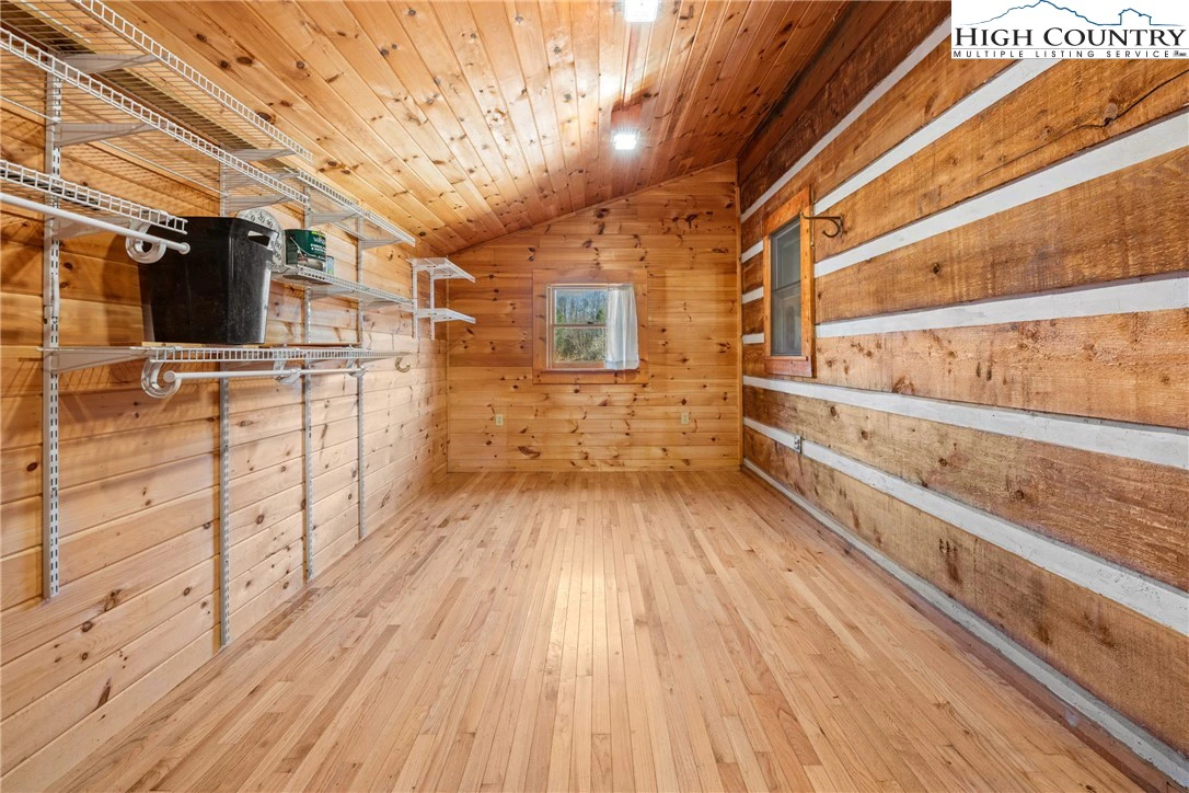Image number 12 for the current listing
