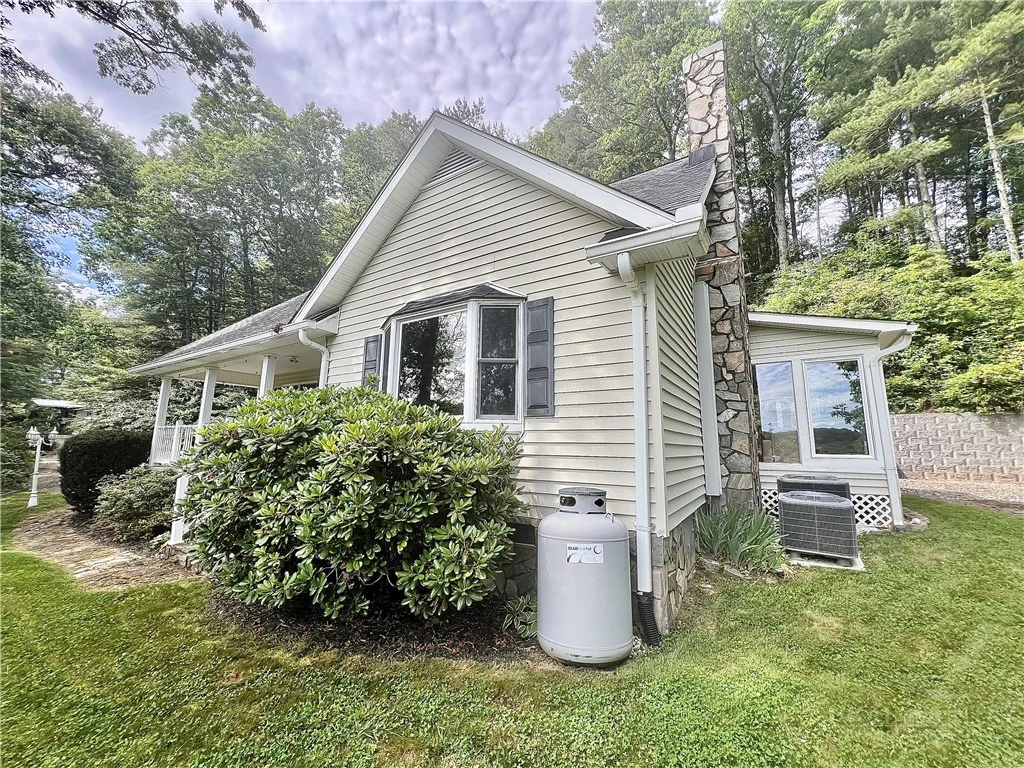 Image number 3 for the current listing