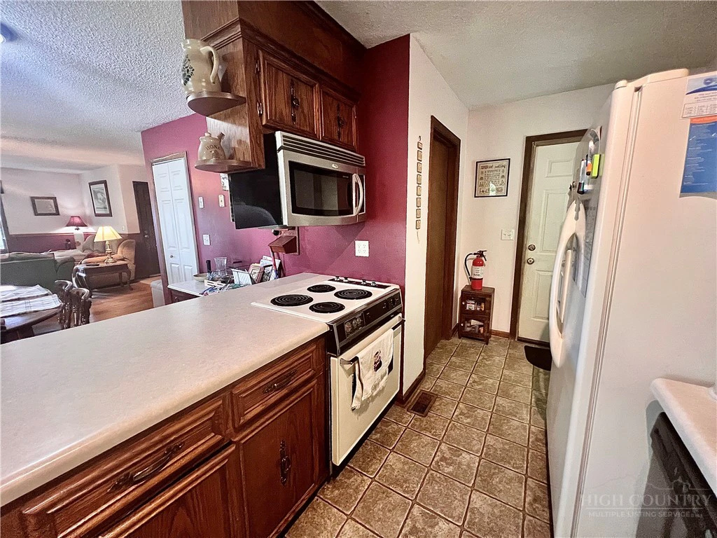 Image number 10 for the current listing