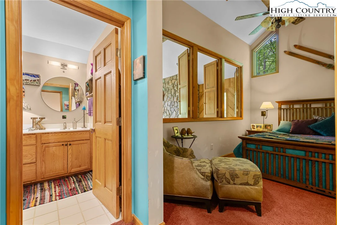 Image number 14 for the current listing