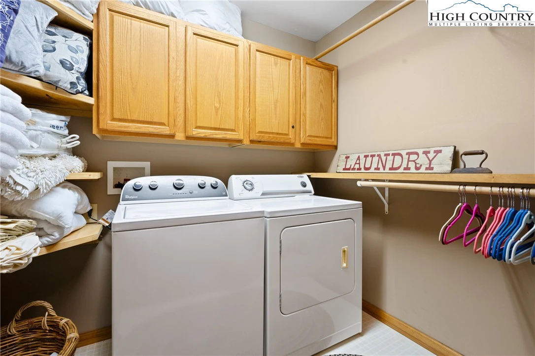 Image number 5 for the current listing