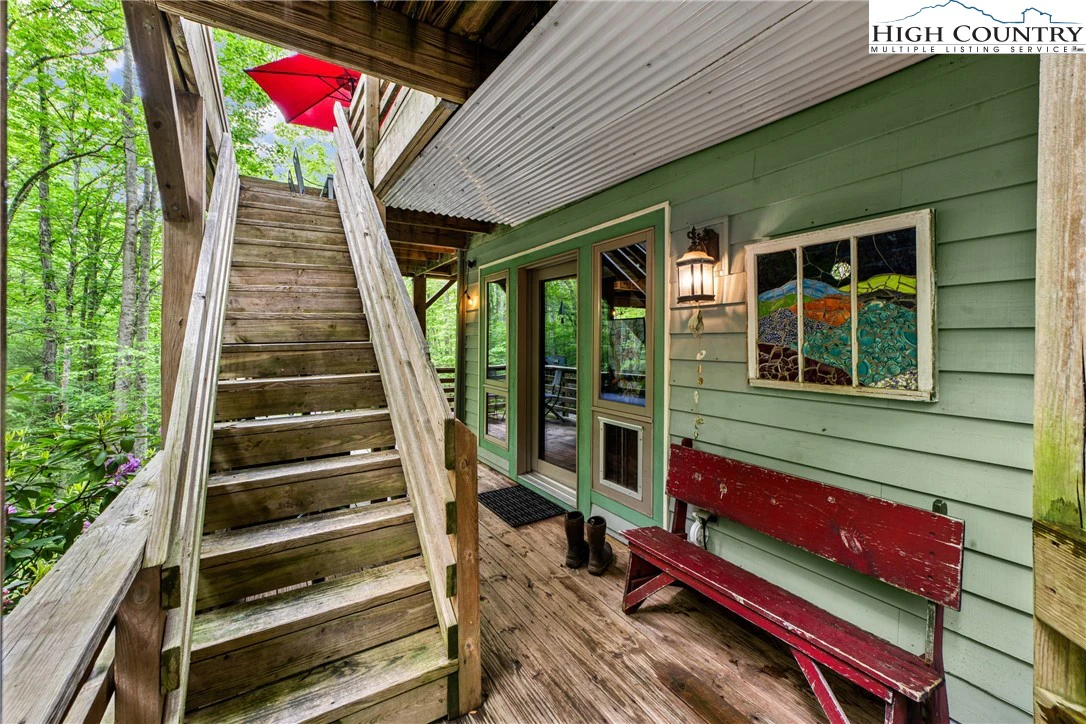 Image number 18 for the current listing