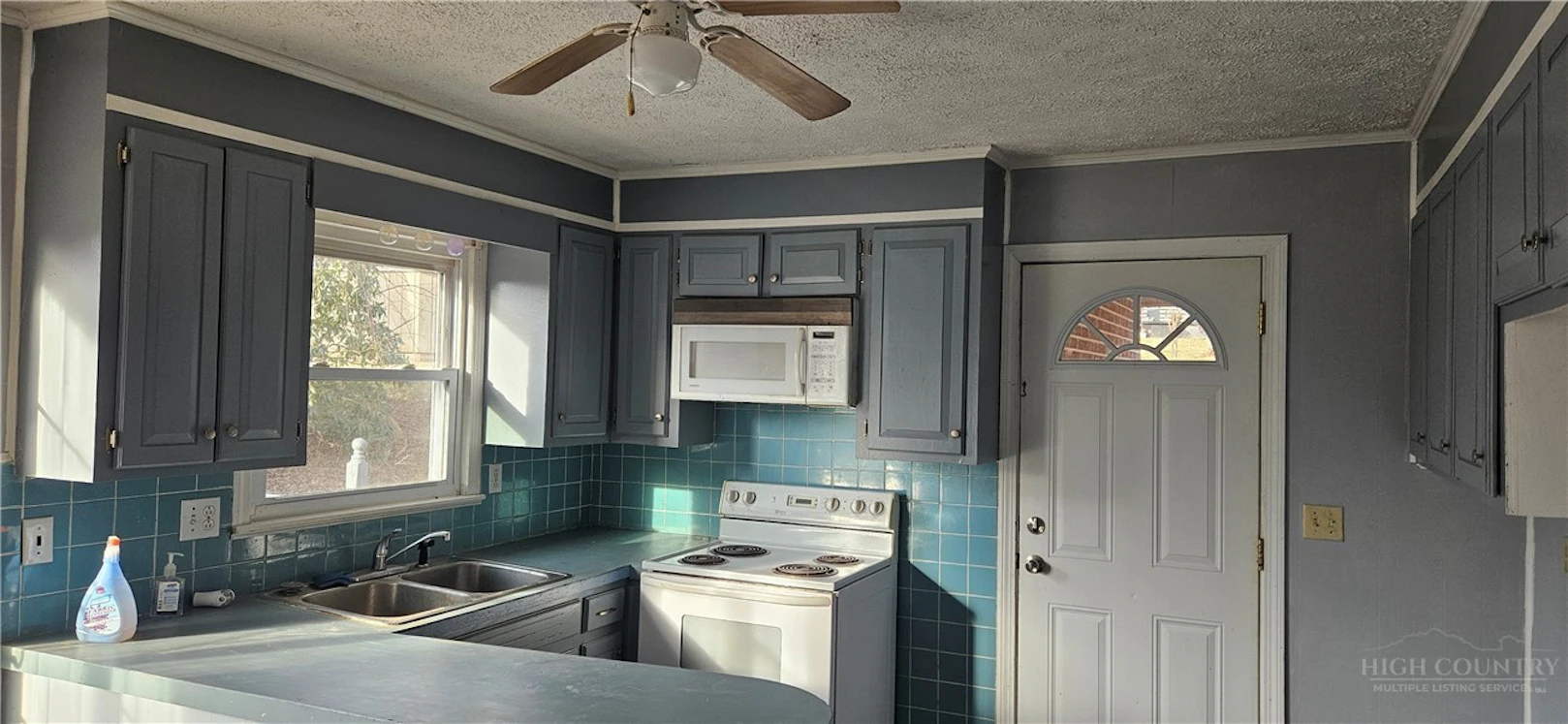 Image number 4 for the current listing