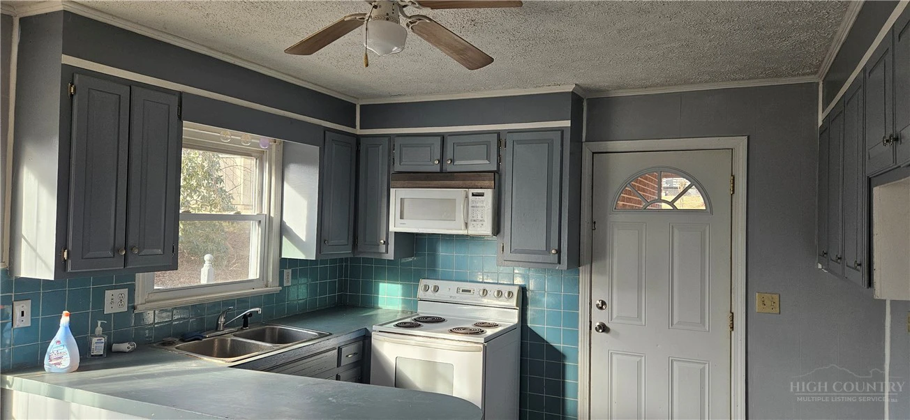 Image number 4 for the current listing