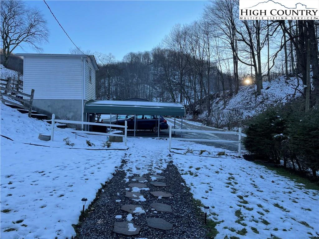 Image number 3 for the current listing