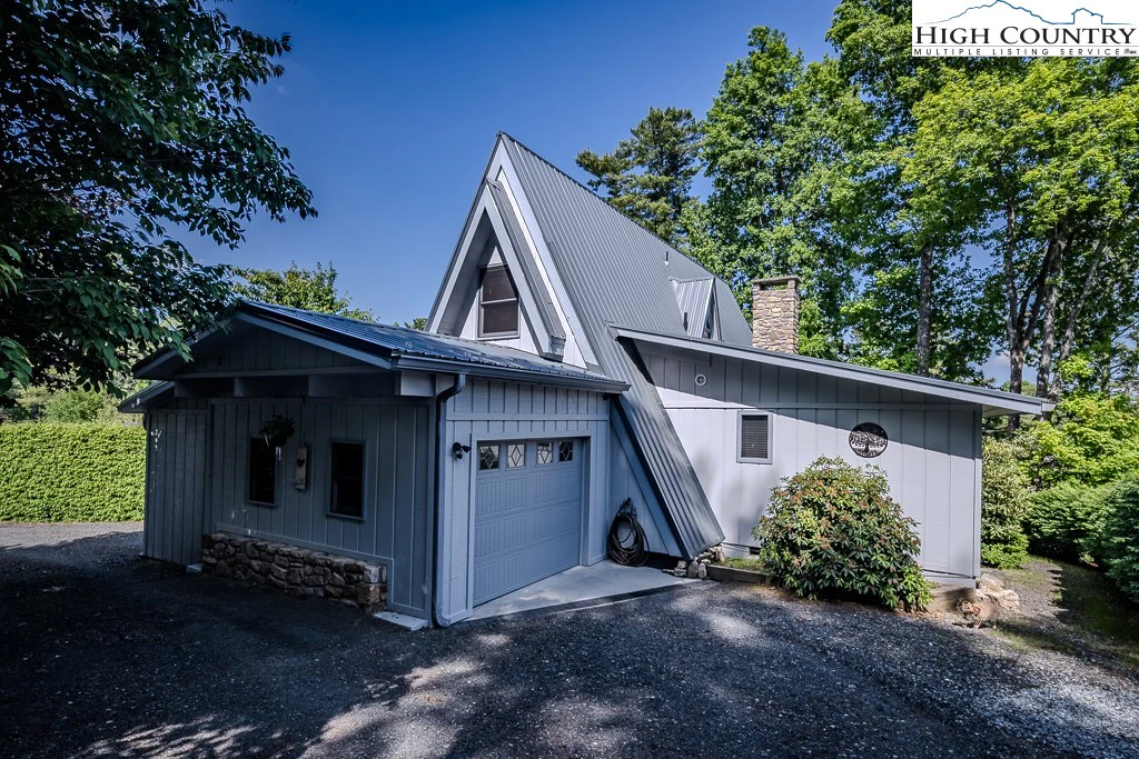 Image number 16 for the current listing