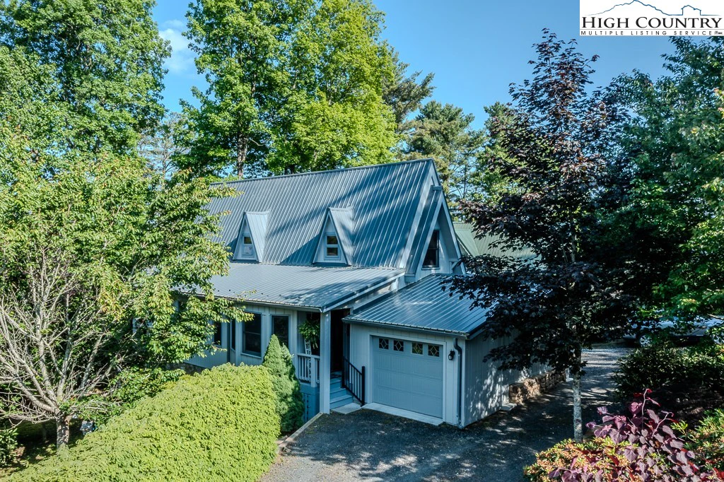 Image number 15 for the current listing