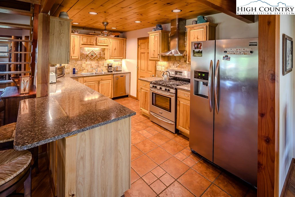 Image number 41 for the current listing