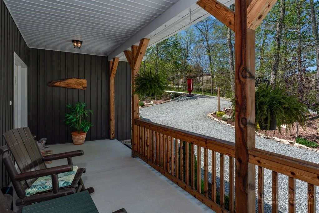 Image number 21 for the current listing