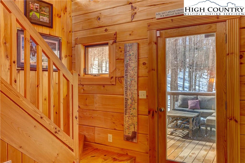 Image number 8 for the current listing