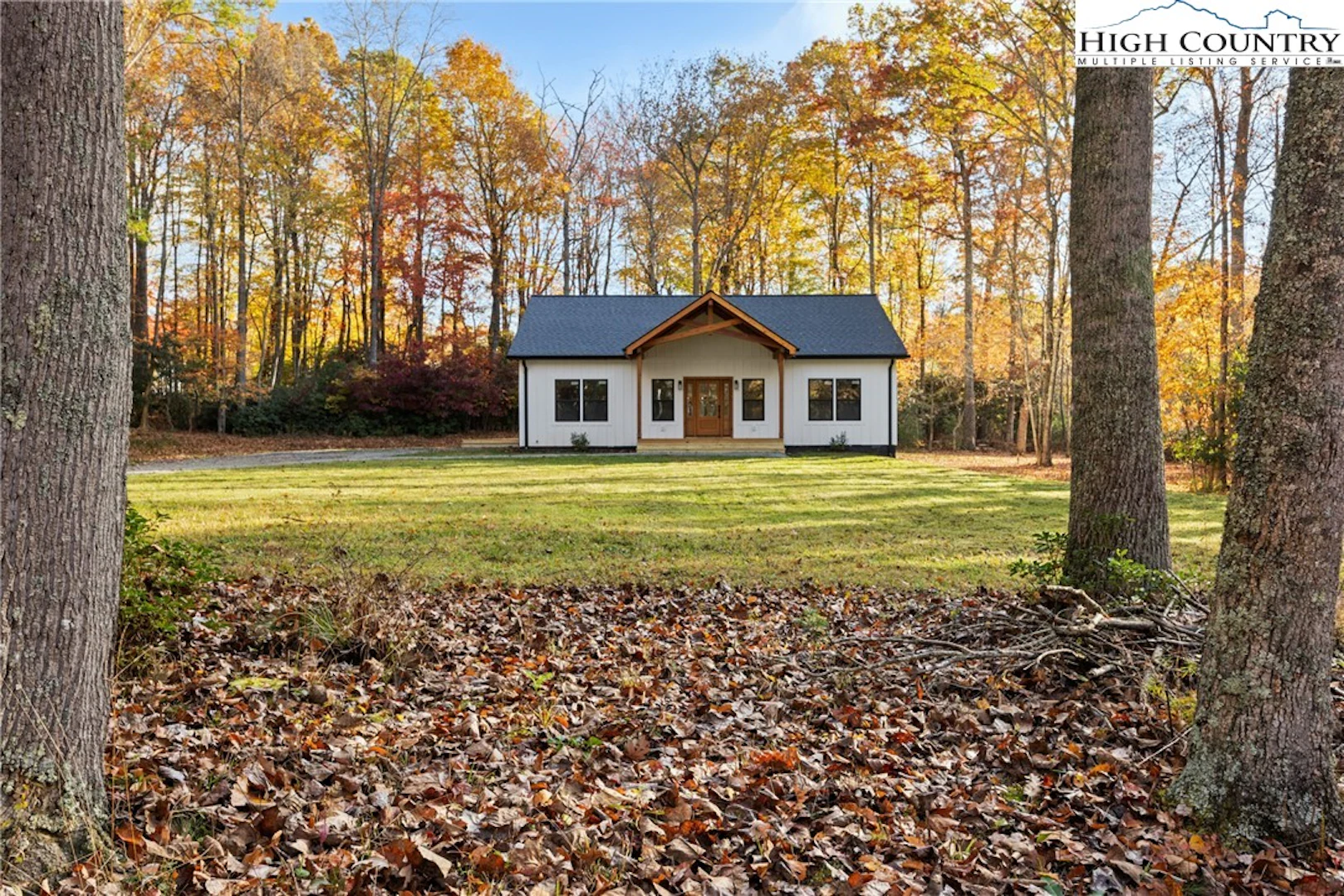 Image number 14 for the current listing