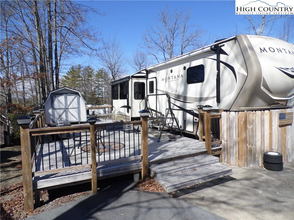 Image number 1 for the current listing