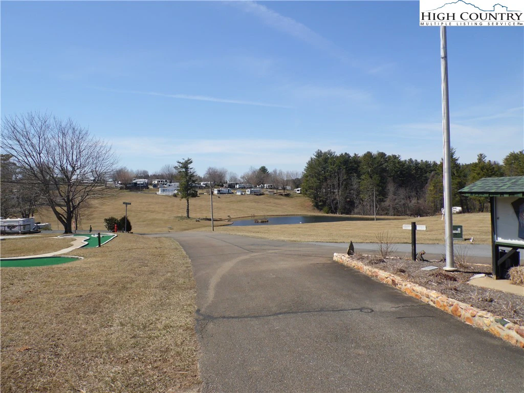 Image number 14 for the current listing
