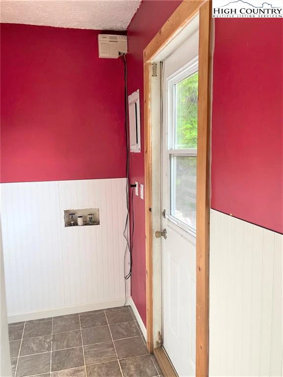 Image number 2 for the current listing