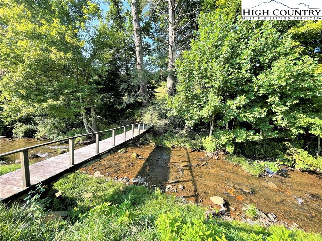 Image number 15 for the current listing