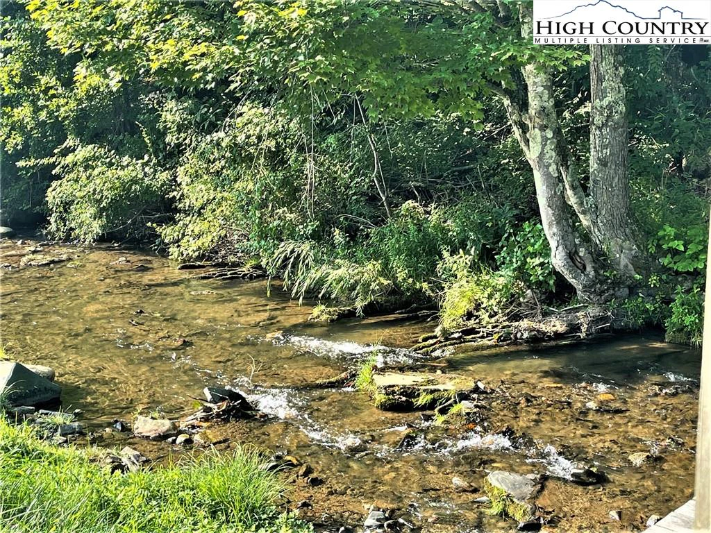Image number 16 for the current listing