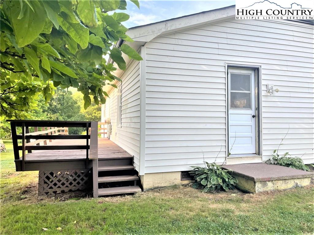 Image number 29 for the current listing