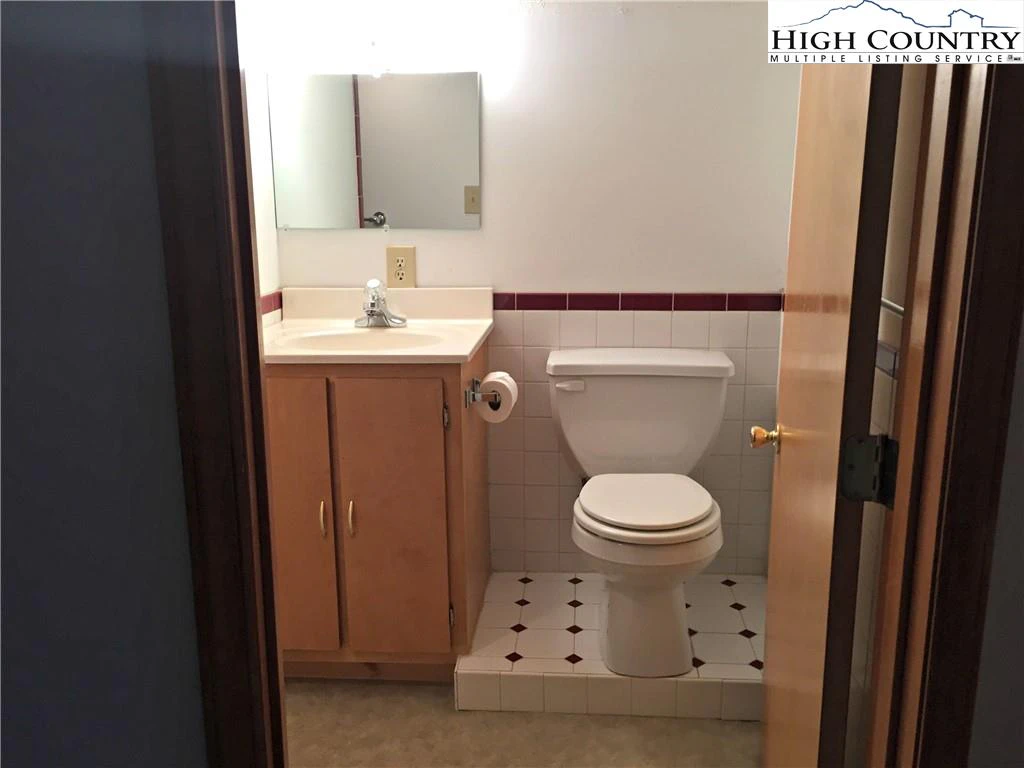 Image number 5 for the current listing
