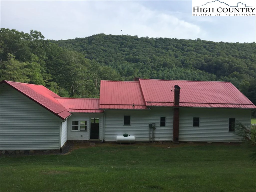 Image number 17 for the current listing