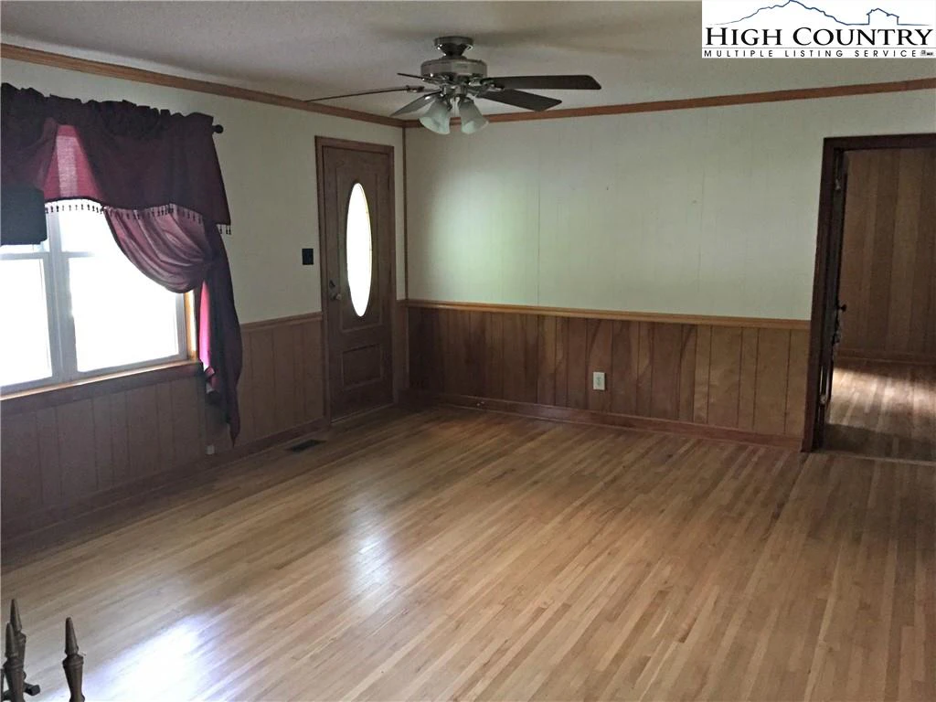 Image number 2 for the current listing