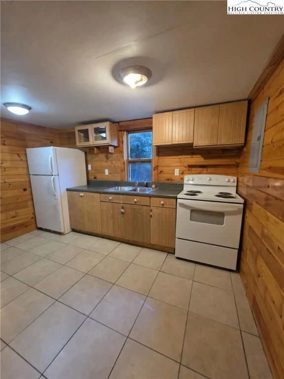 Image number 16 for the current listing