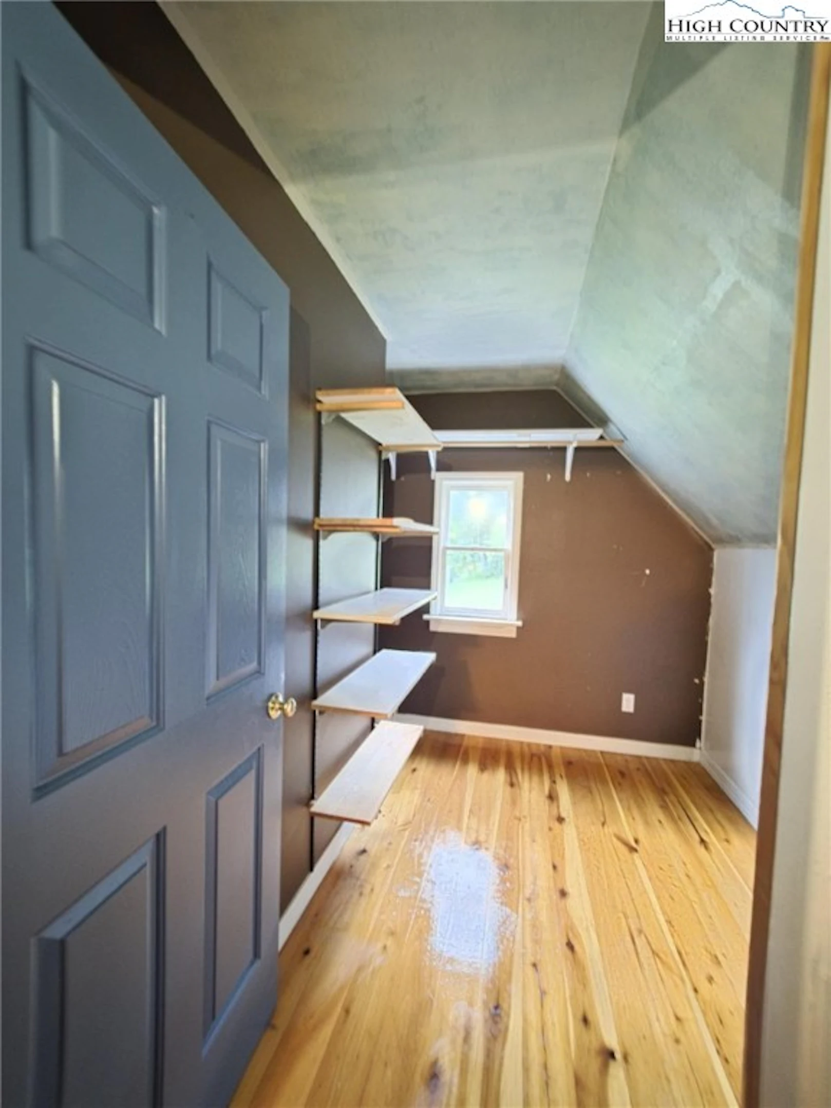Image number 7 for the current listing
