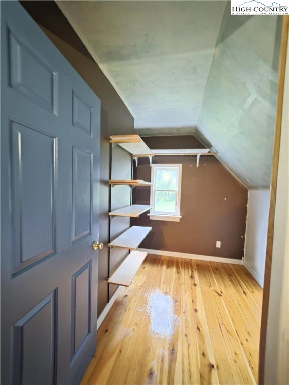 Image number 7 for the current listing