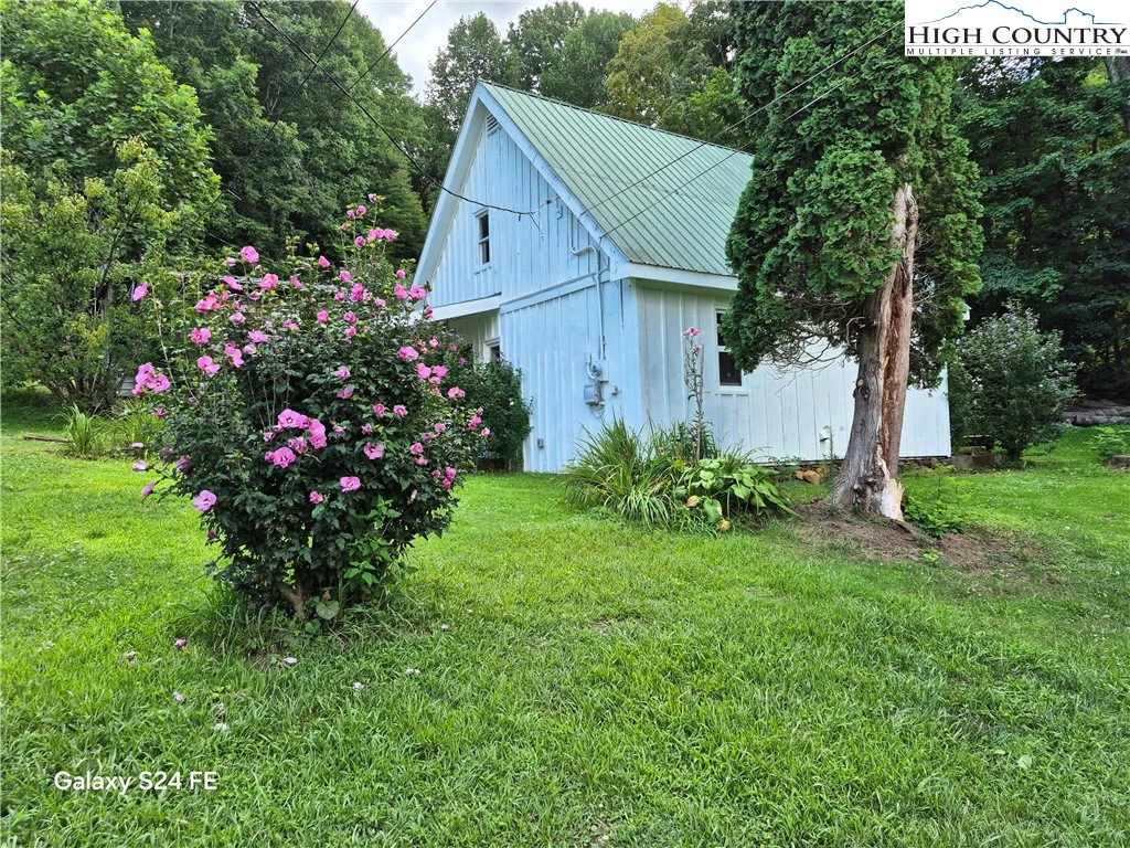 Image number 19 for the current listing
