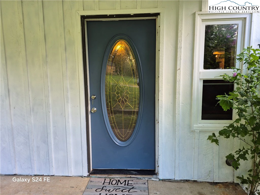 Image number 18 for the current listing