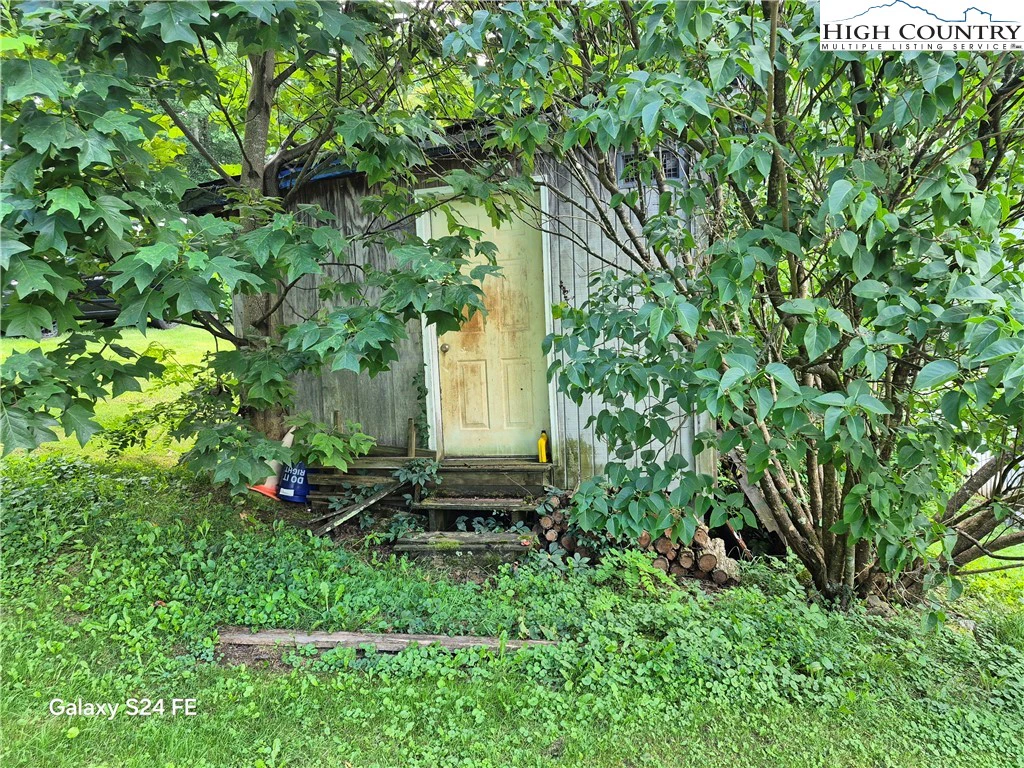 Image number 4 for the current listing