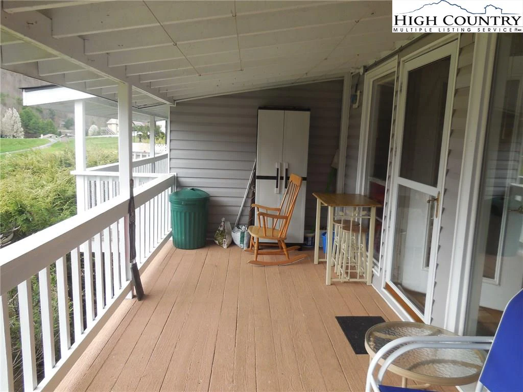 Image number 11 for the current listing