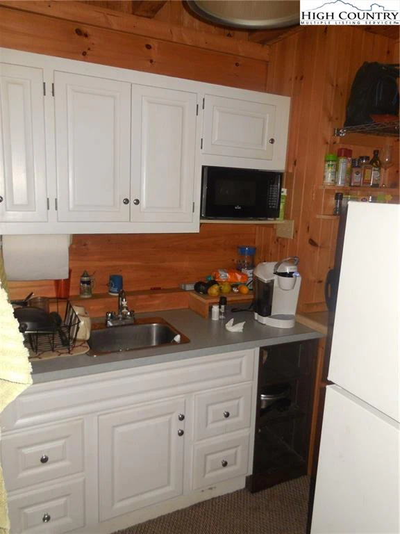 Image number 4 for the current listing