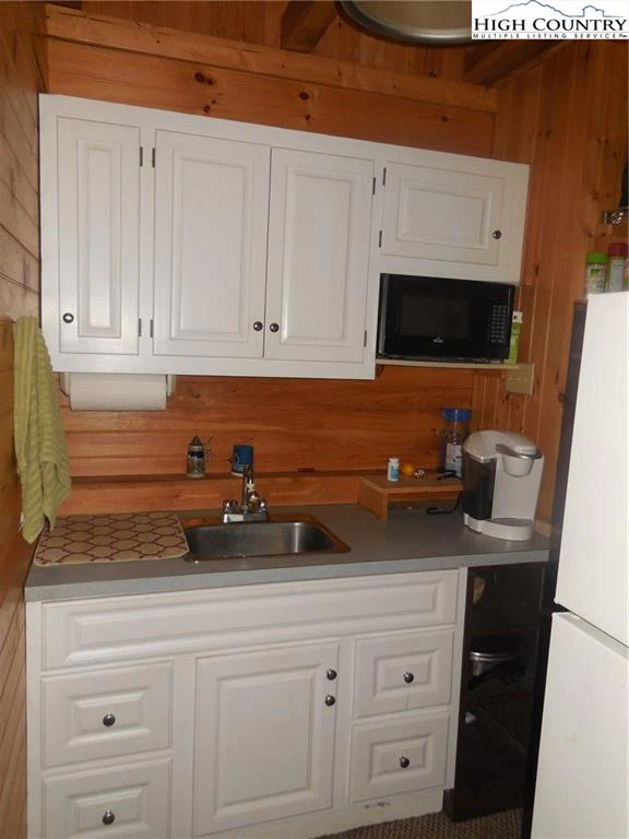 Image number 13 for the current listing
