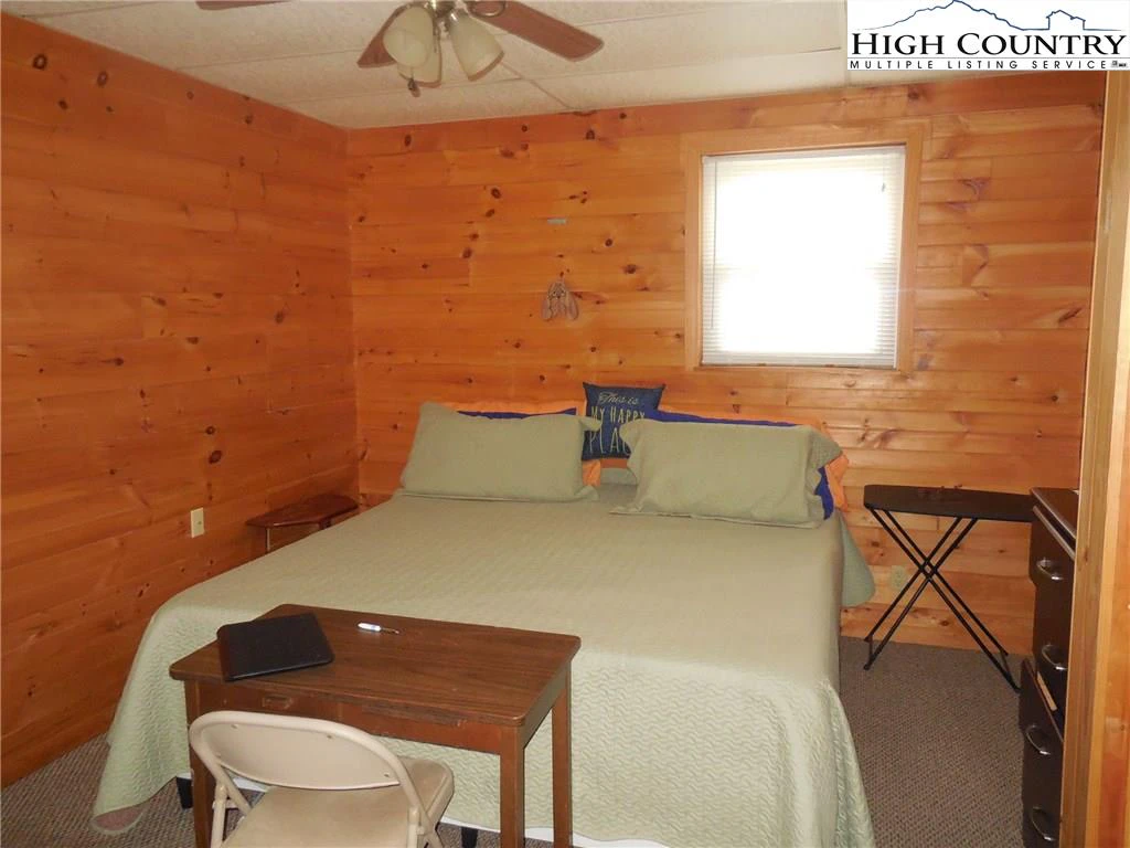 Image number 15 for the current listing