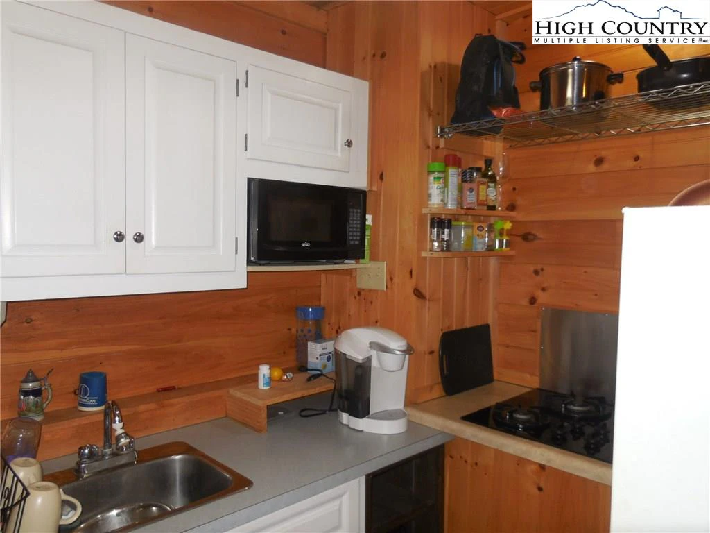 Image number 18 for the current listing