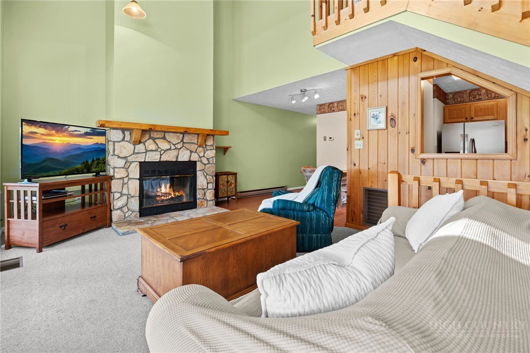 Image number 6 for the current listing